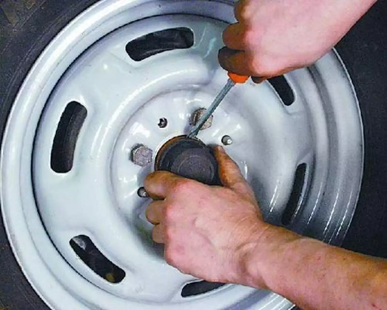 Брянская полиция поставила «Заслон» кражам колес 