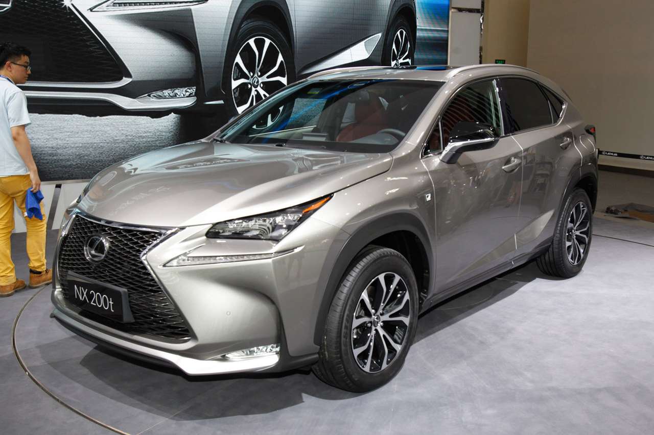 Компактный кроссовер Lexus NX дебютировал в Пекине