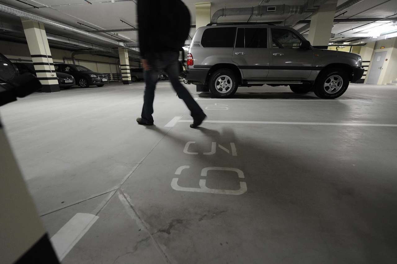 Автовладельцам разрешат оформить машиноместо в собственность