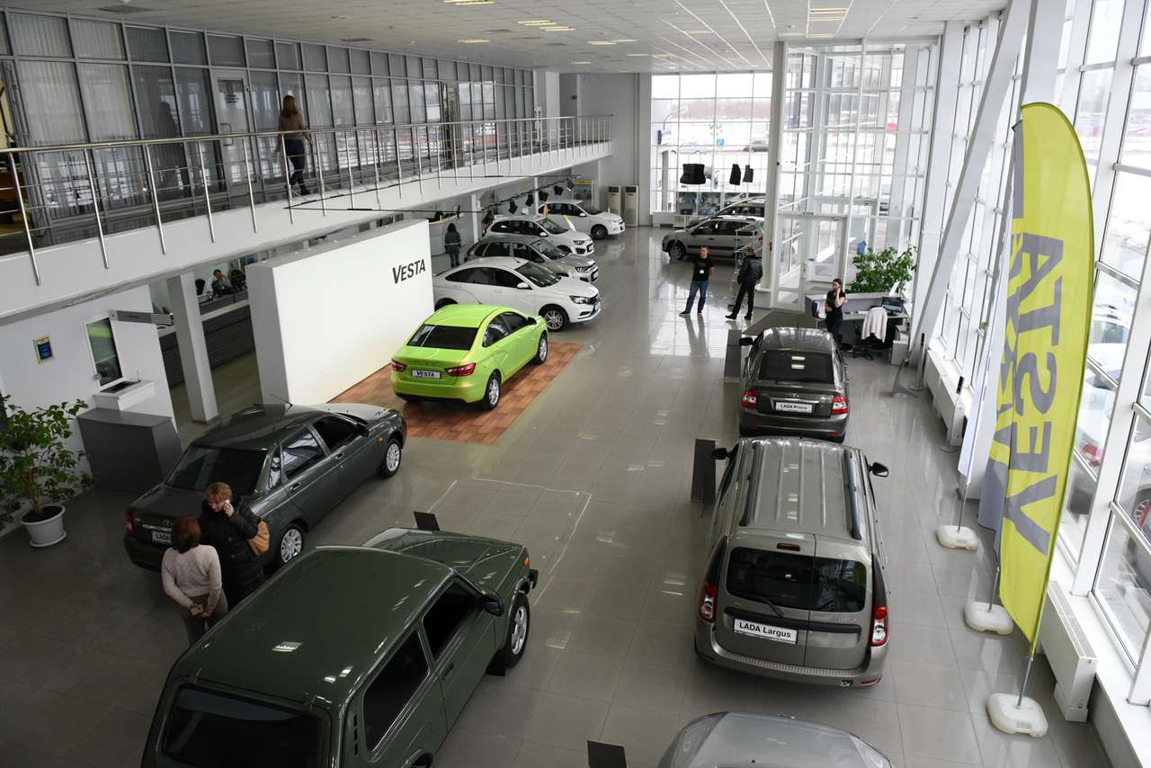 АВТОВАЗ хочет сэкономить на выплатах дилерам