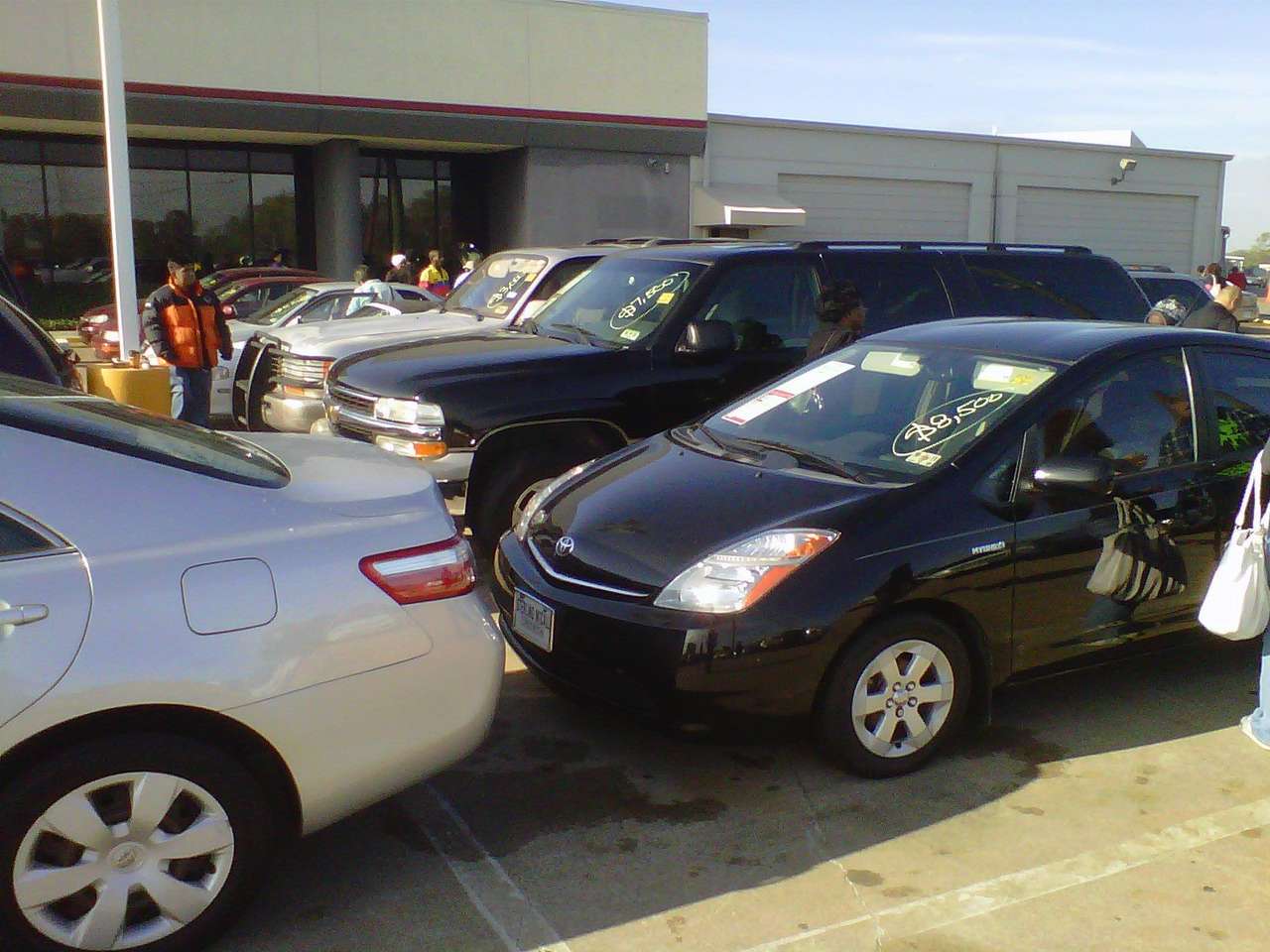 В «черную пятницу» автомобили продавали за один доллар