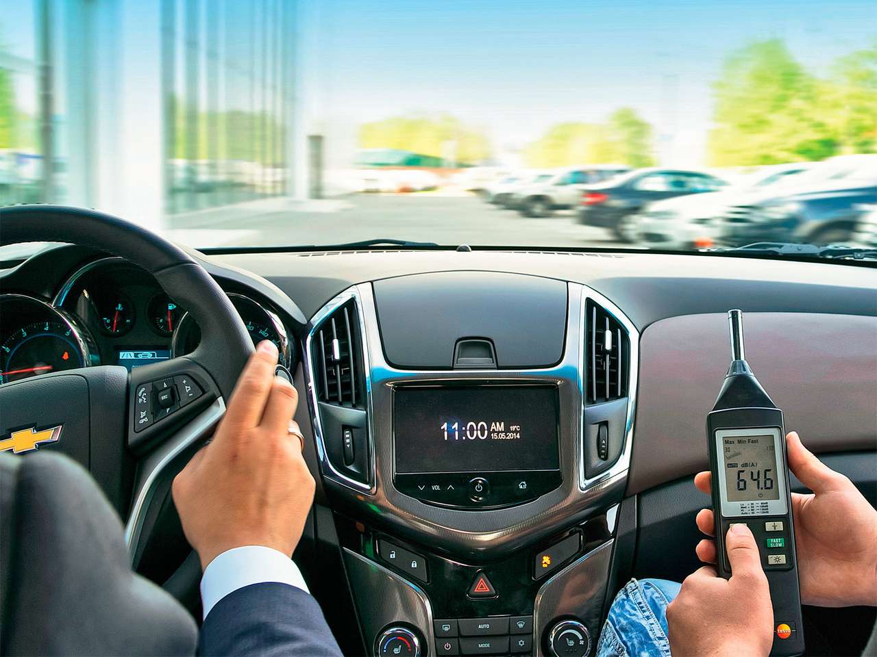 Боремся с шумом в салоне автомобиля: победить бациллы децибелов