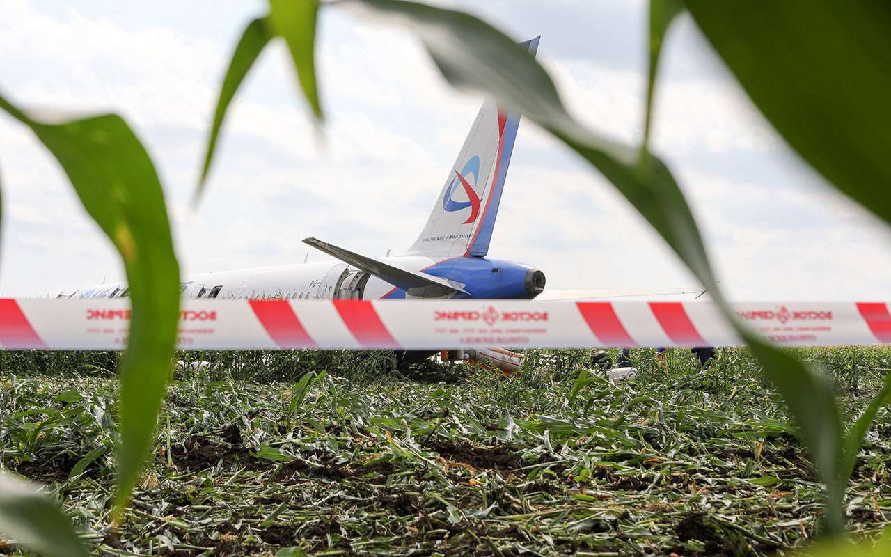 В Раменском районе ограничили автодвижение из-за самолета