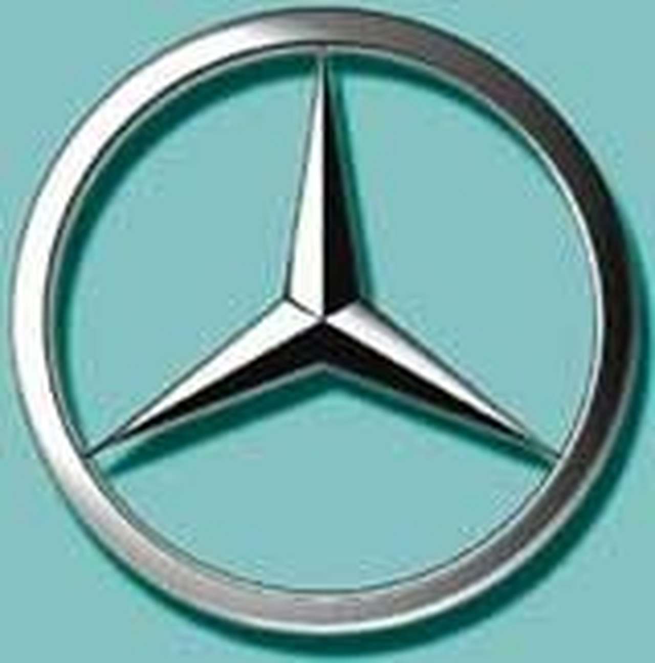 Mercedes идет в России на новый рекорд