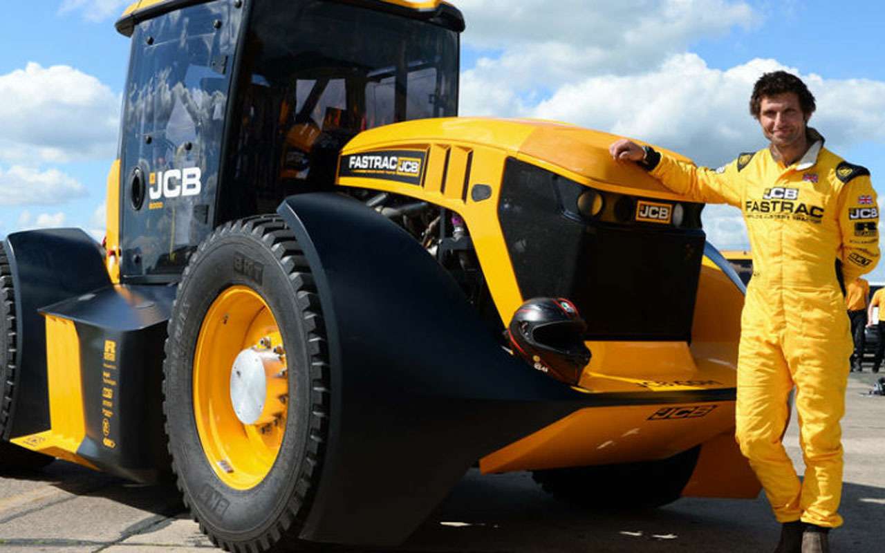 Это надо видеть: трактор на скорости 167 км/ч! (видео)