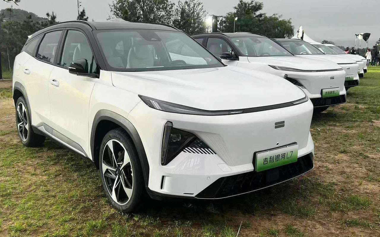Geely Galaxy L7