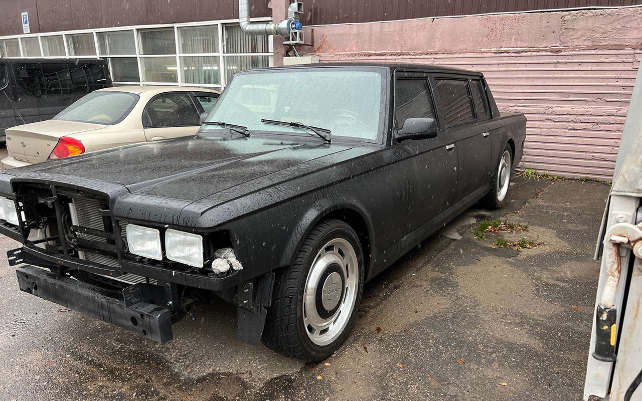 Рама автомобиля явно не осталась стандартной – наверняка и силовой агрегат под стать