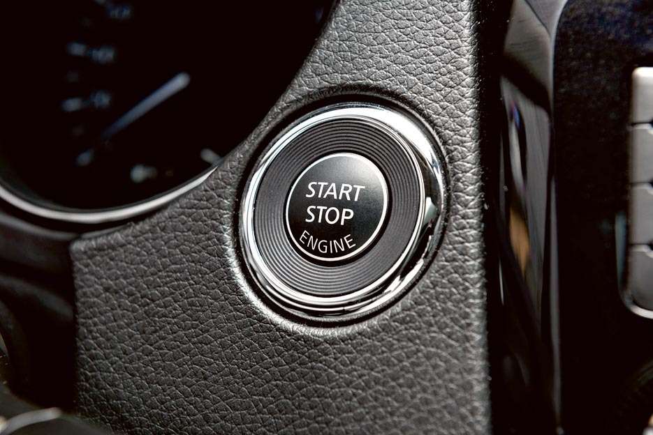 Система старт-стоп bmw f15 4. Кнопка старт стоп форд эксплорер 2011. Система старт стоп glk. Кнопка lock на автомобиле toyota passo 2018. Бмв f15 старт стоп.