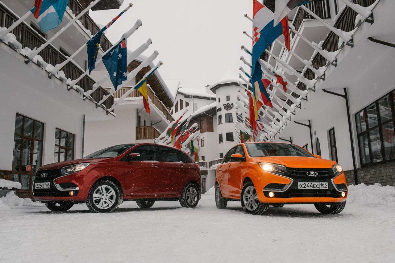 Стали известны цены и комплектации хэтчбека Lada XRAY