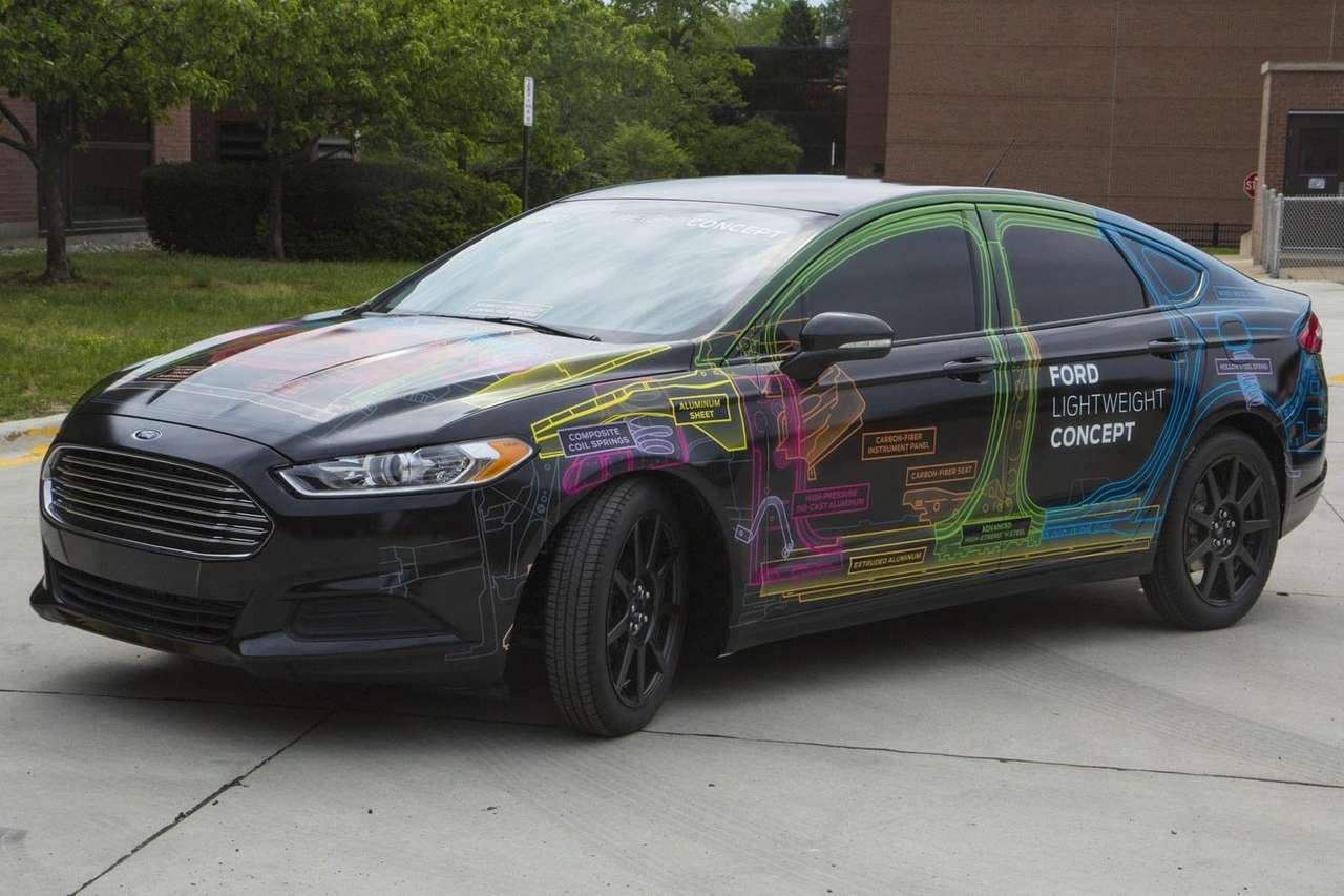 Ford облегчил Mondeo до уровня городского компакта