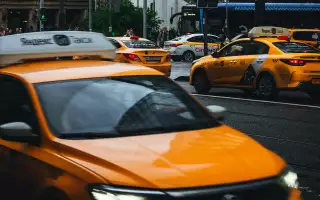 Сферу такси в России предложили серьезно реформировать: подробности