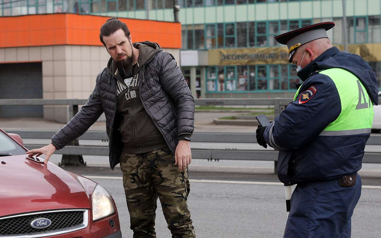 Машинам с трещинами на стеклах запретят ездить