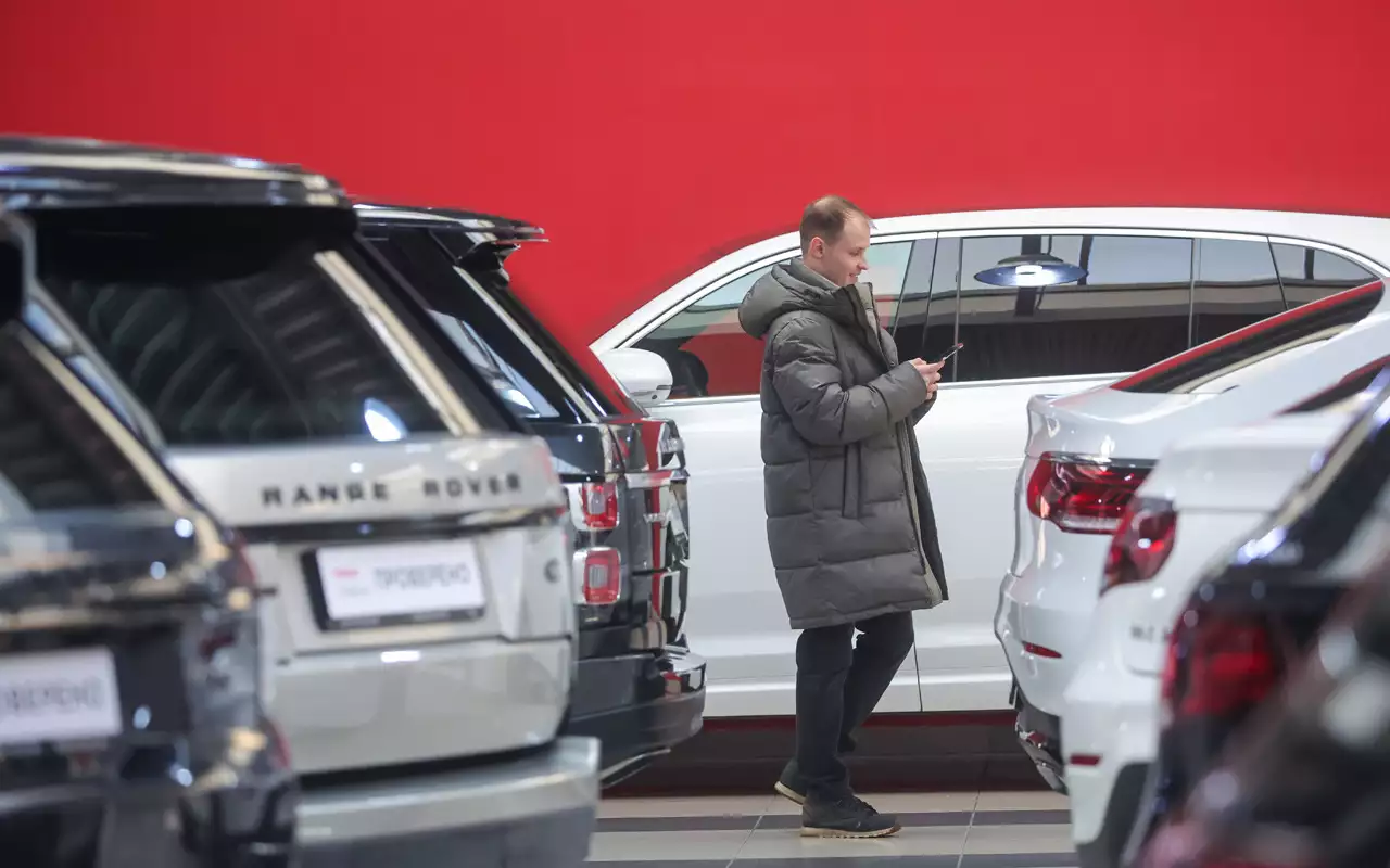 Цены на автомобили с пробегом снизились, но вскоре могут вырасти