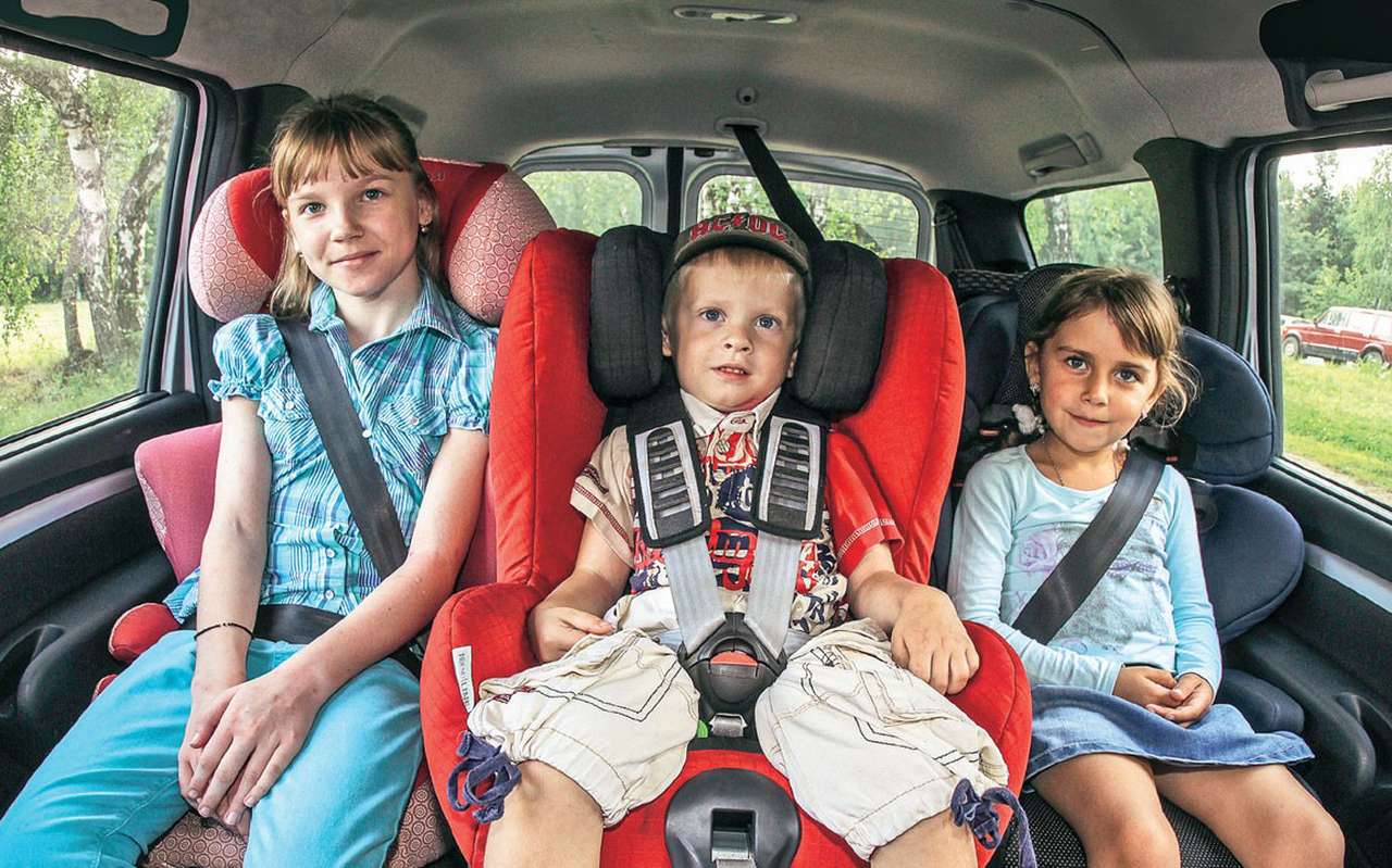 «Иные средства» для перевозки детей могут покинуть ПДД