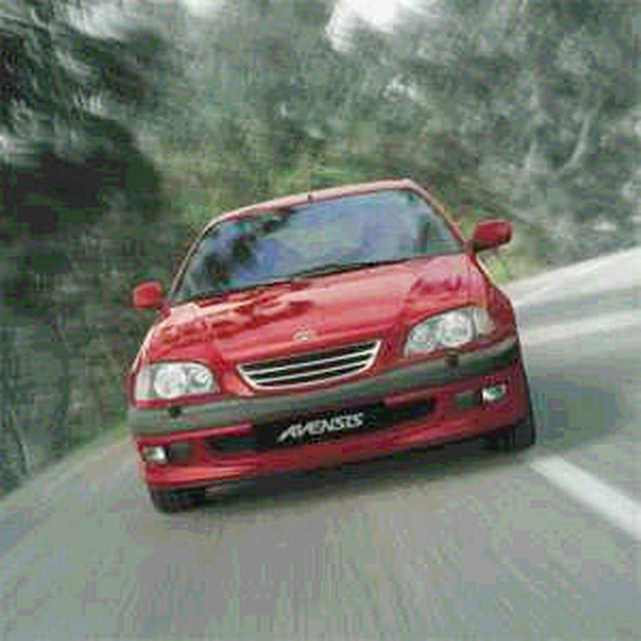 Toyota Avensis получит новые движки