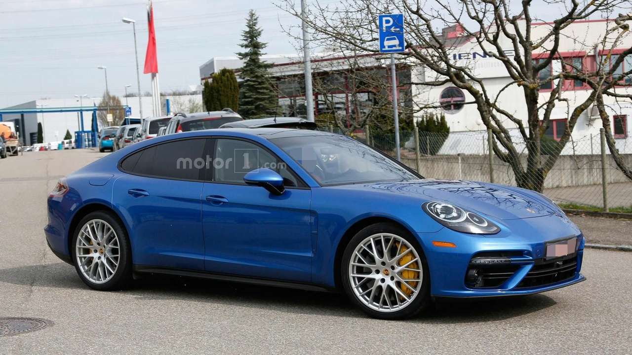 Porsche Panamera перестали бояться людей