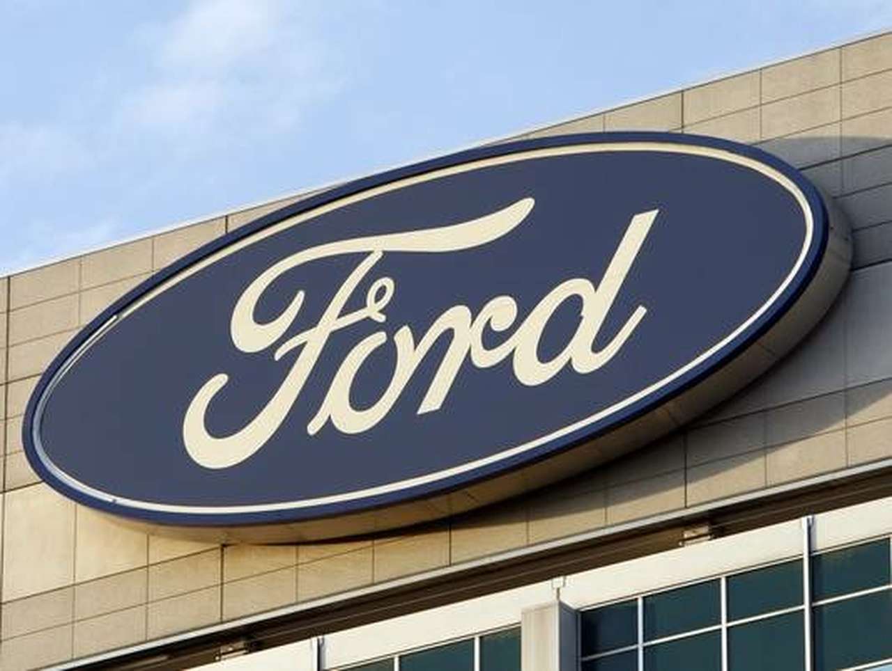 Ford обвиняют в непреднамеренном ускорении автомобилей