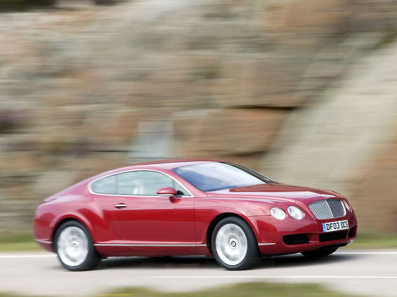 У сотрудницы Минспорта угнали Bentley