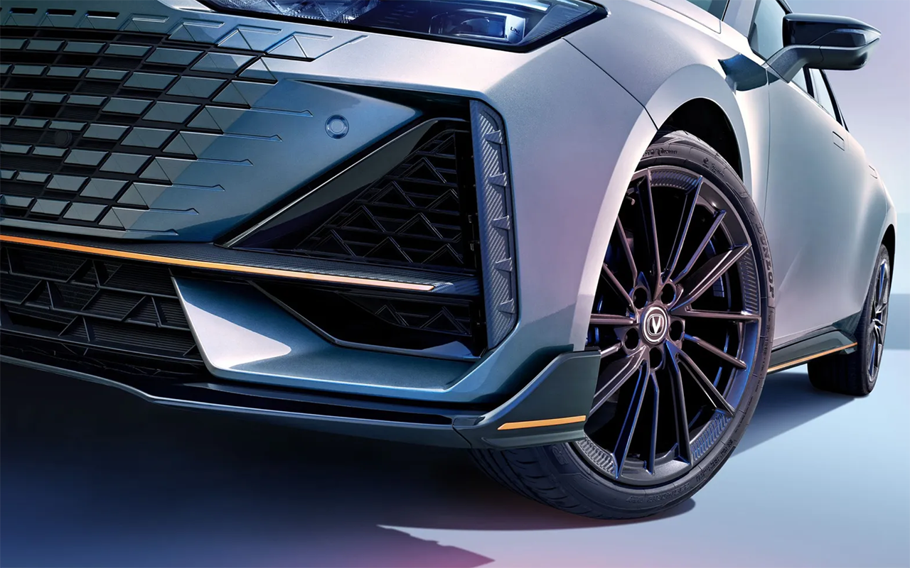 Changan пополнил российскую гамму лифтбеком UNI-V
