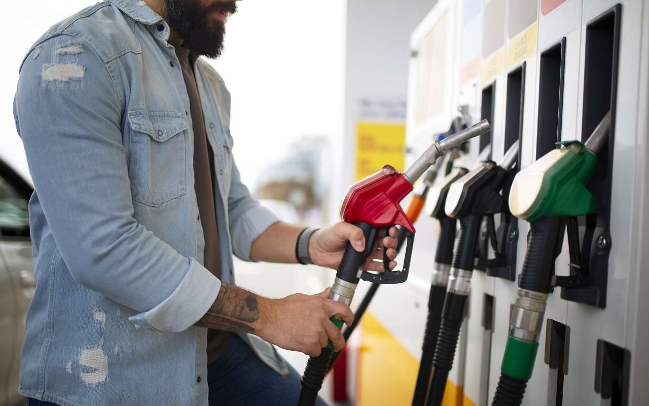 Требования к бензину (возможно) смягчат