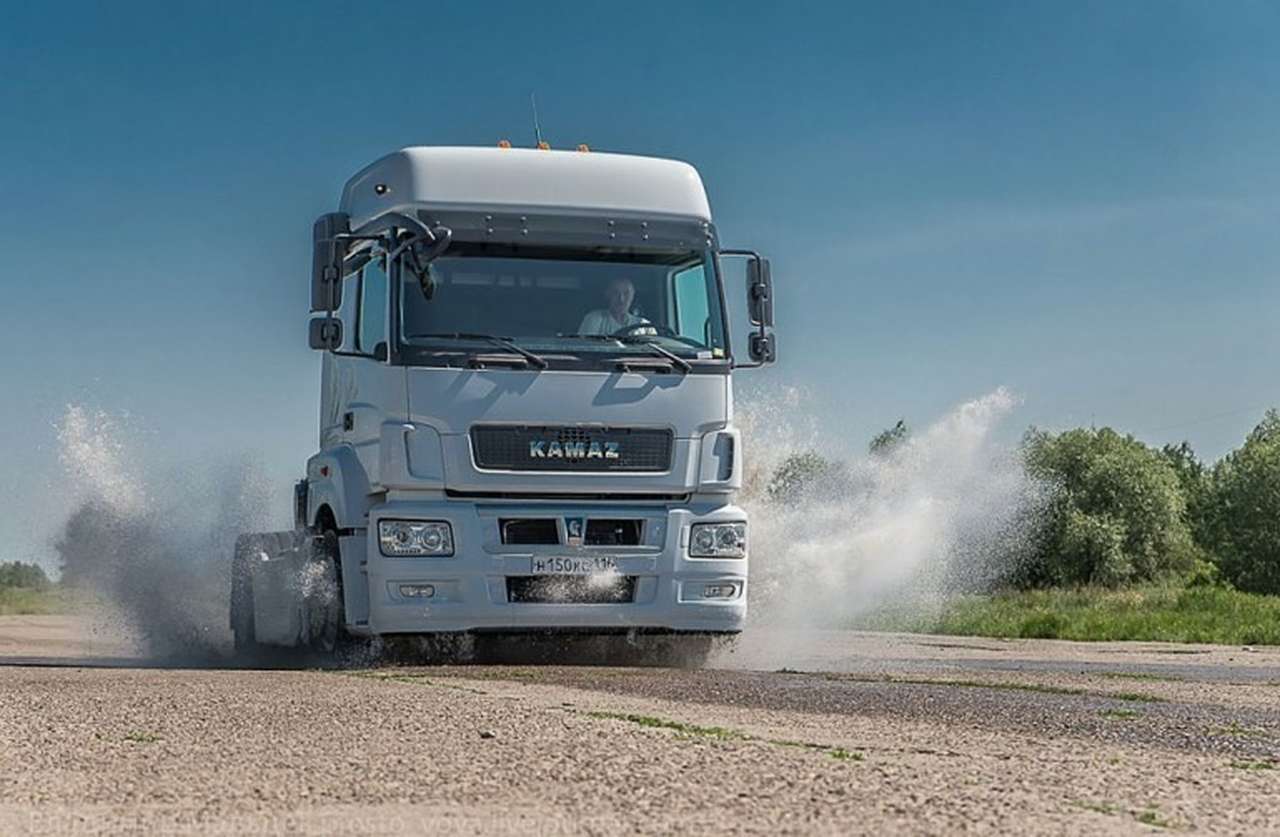 Выручка КАМАЗа за 9 месяцев сократилась на 9%