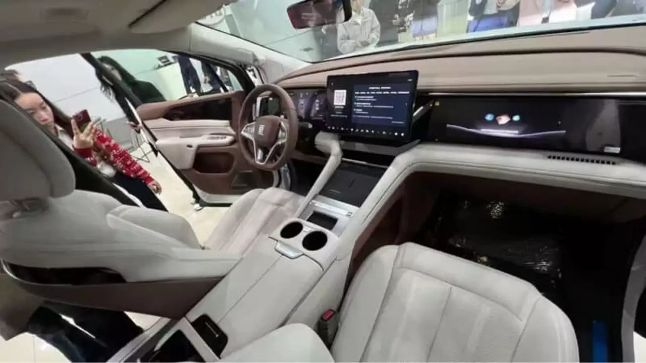 BYD M9
