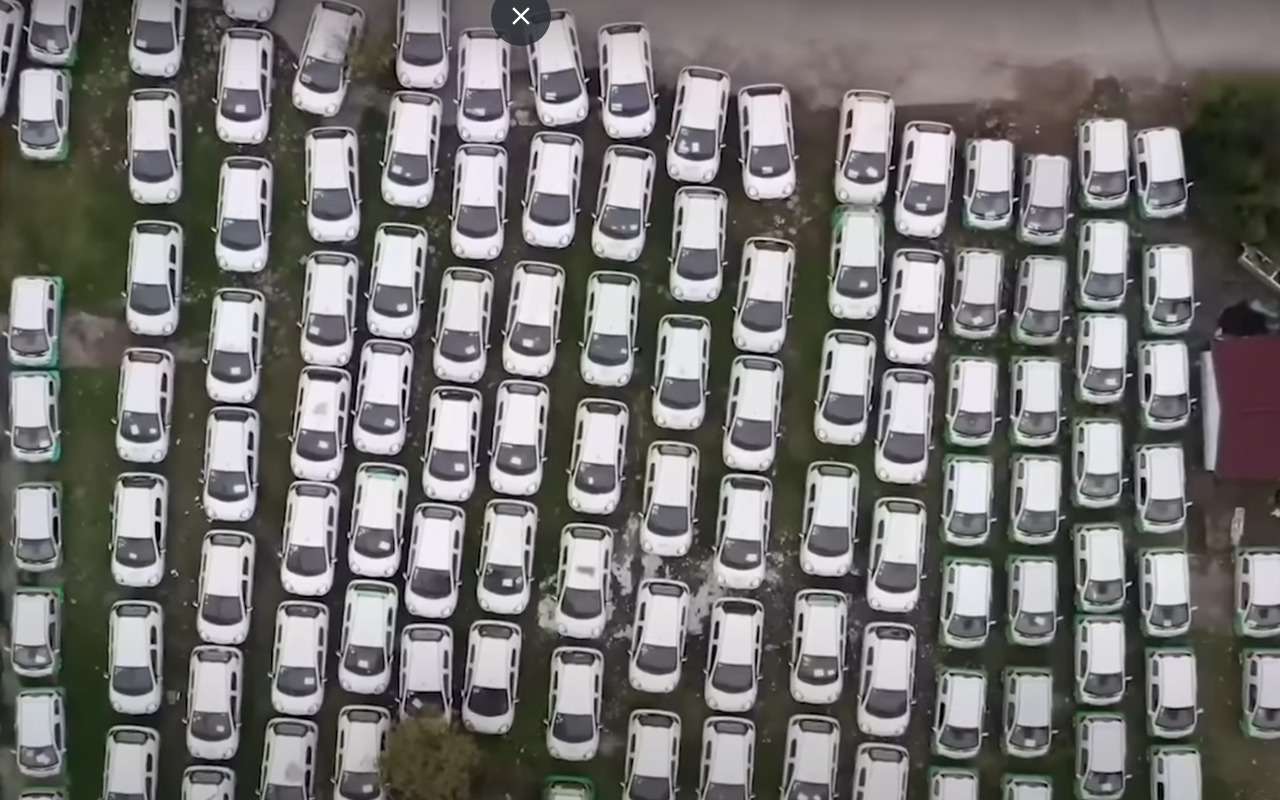 Кладбище белых автомобилей: в Китае обнаружены тысячи брошенных машин (видео)