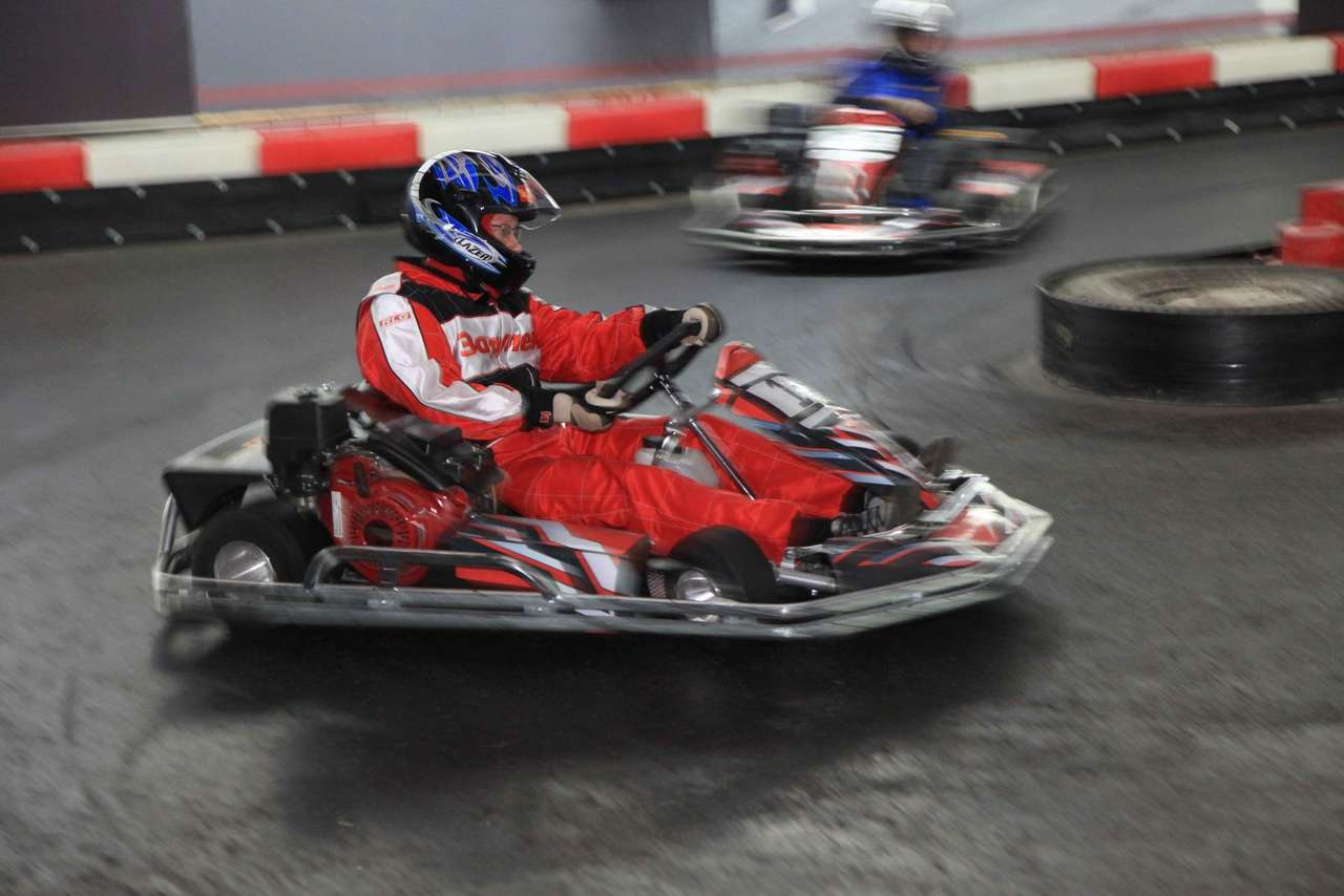 Звезды российского автоспорта выступят в благотворительном картинг-марафоне