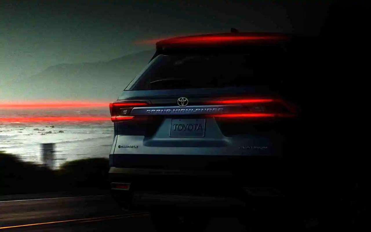 Toyota показала салон нового Grand Highlander