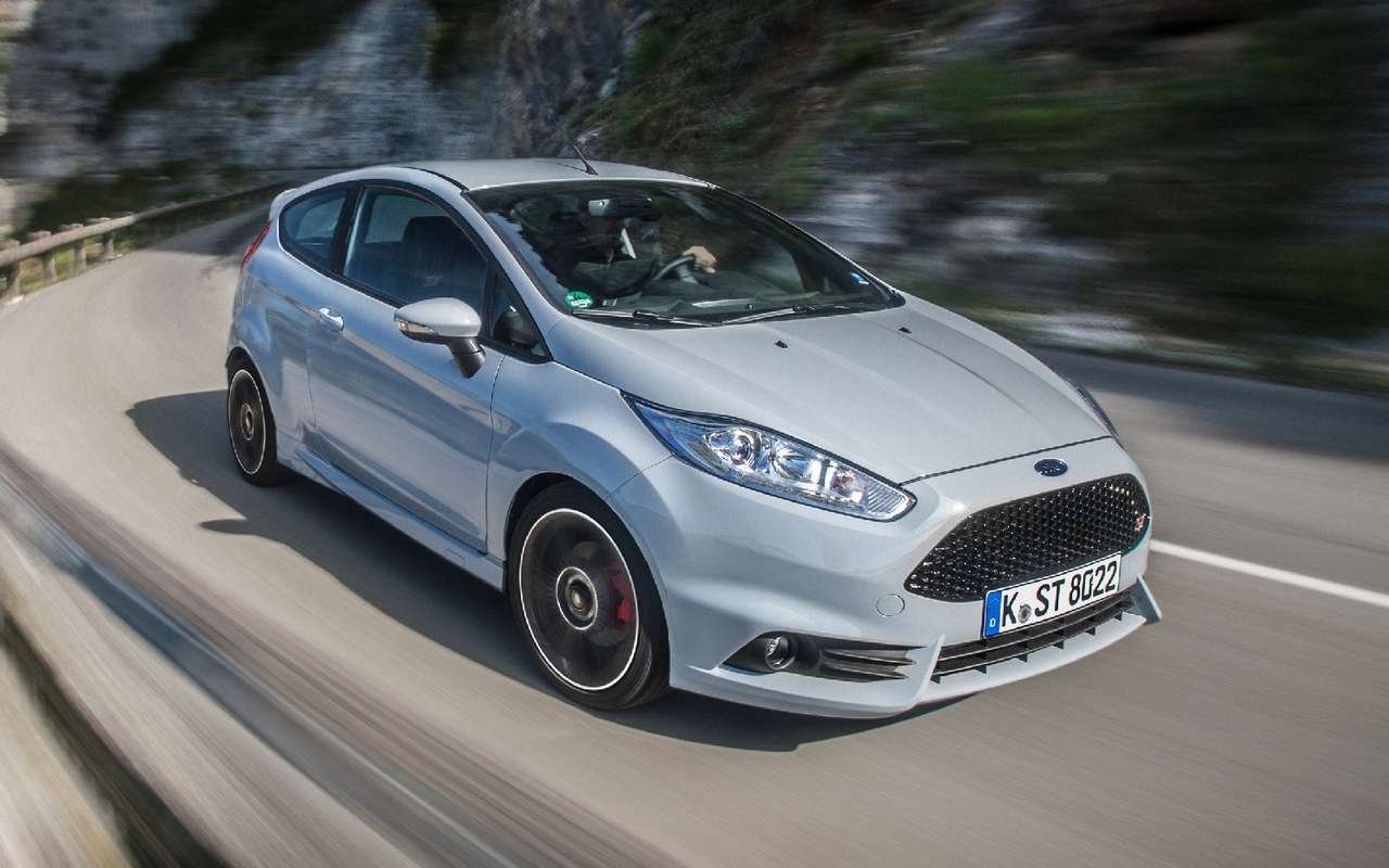 Ford Fiesta ST уподобится спортбайкам