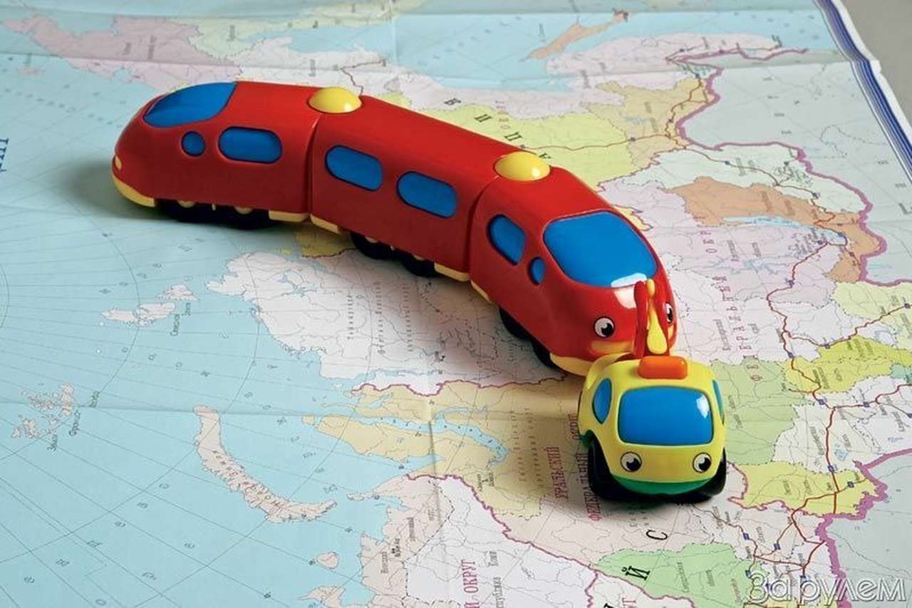 Локомотив набирает ход