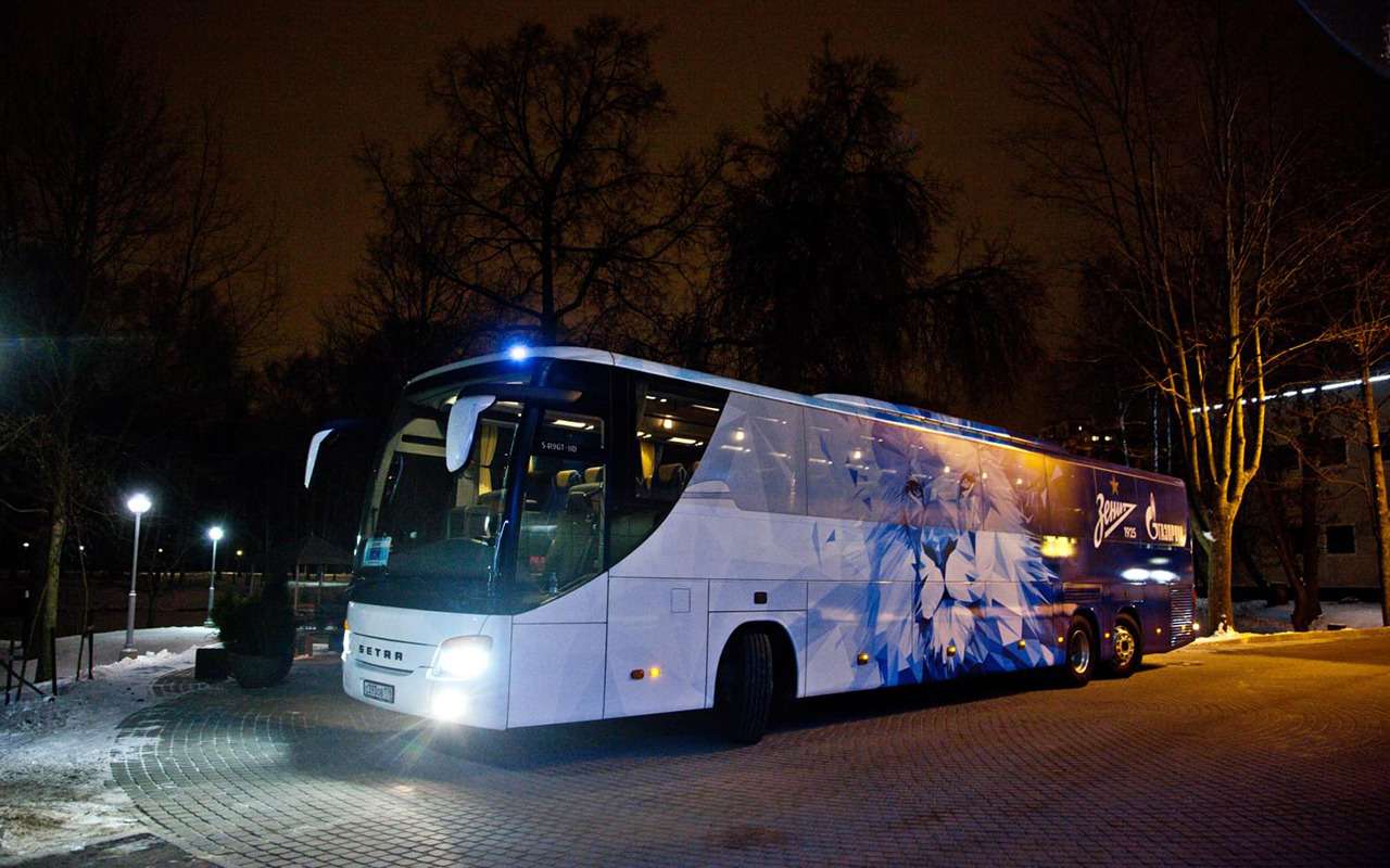 Автобус ночью