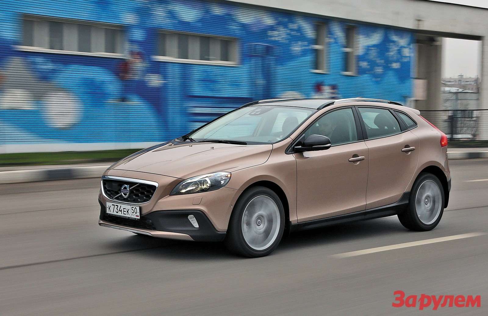 Volvo v40 cross country робот проблемы