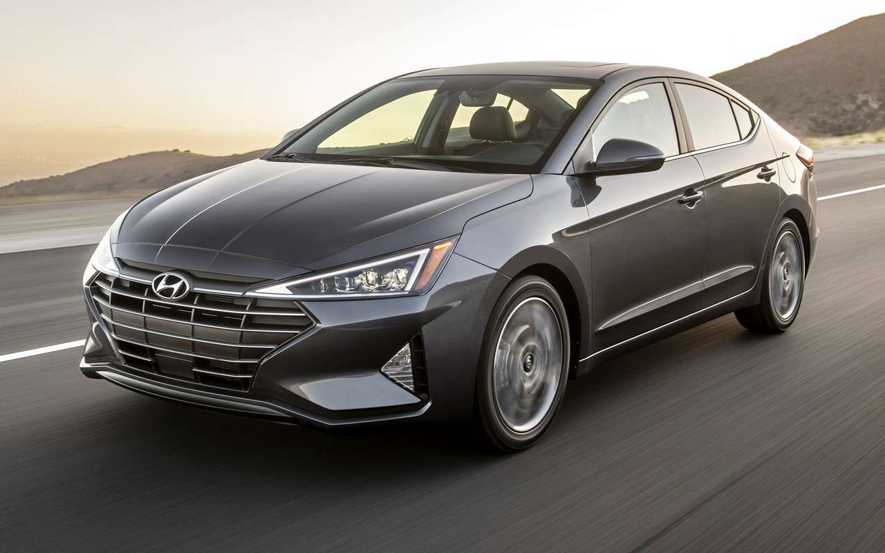 Обновленная Hyundai Elantra: треугольные фары и улучшенная безопасность