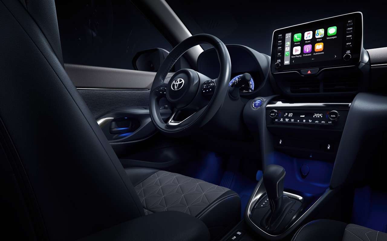 Интерьер Toyota Yaris Cross
