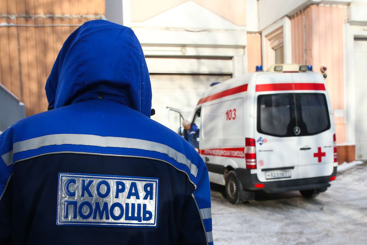 Опрос ЗР: непропуск скорой — уголовная ответственность или общественное порицание?