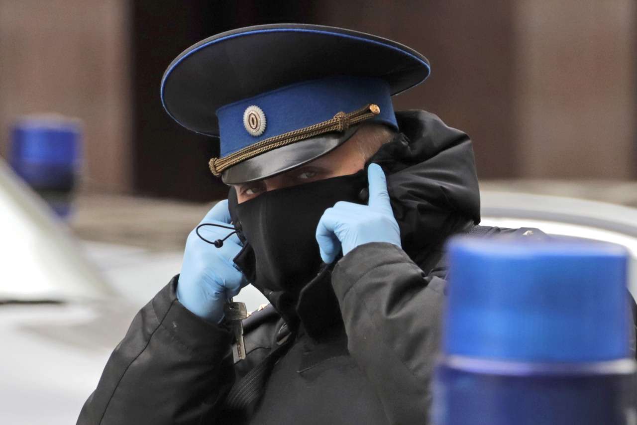 Инспекторам разрешат останавливать машины с мигалками