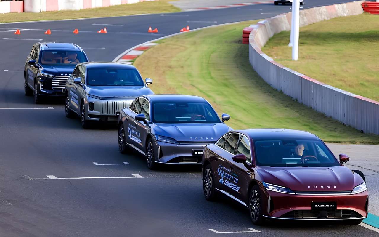 Exeed представил линейку моделей на альтернативных источниках