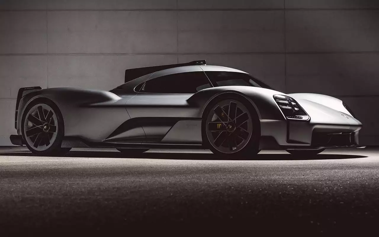 Оппозитный мотор, 9000 об/мин: Porsche готовит новый суперкар
