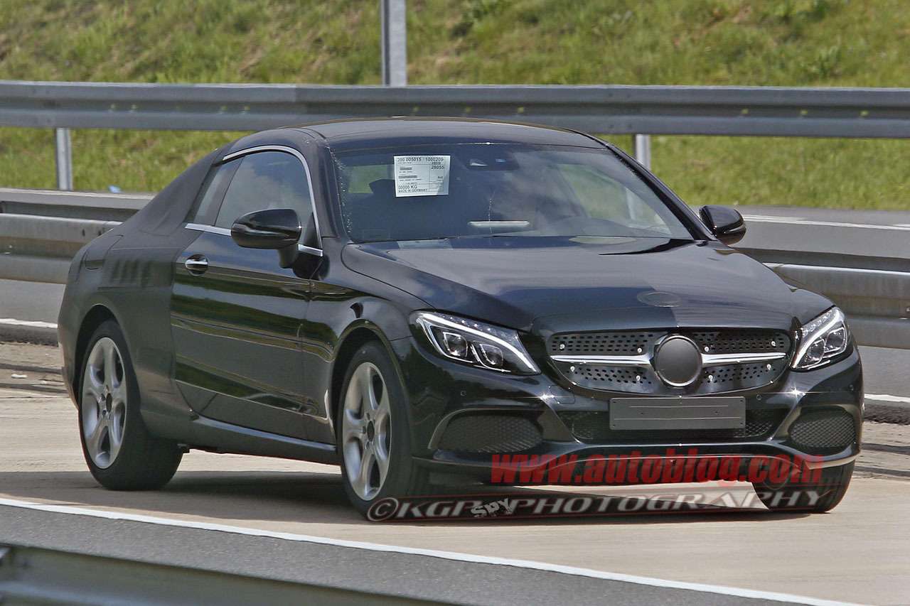 Купе Mercedes-Benz C-класса готовят к премьере