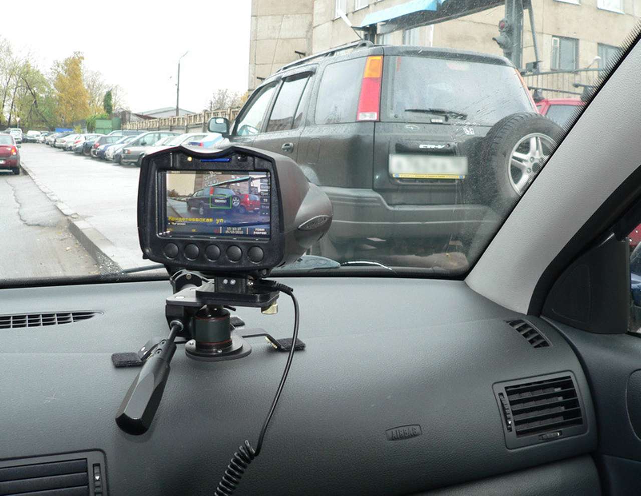 В центре Москвы начали штрафовать за неоплату парковки