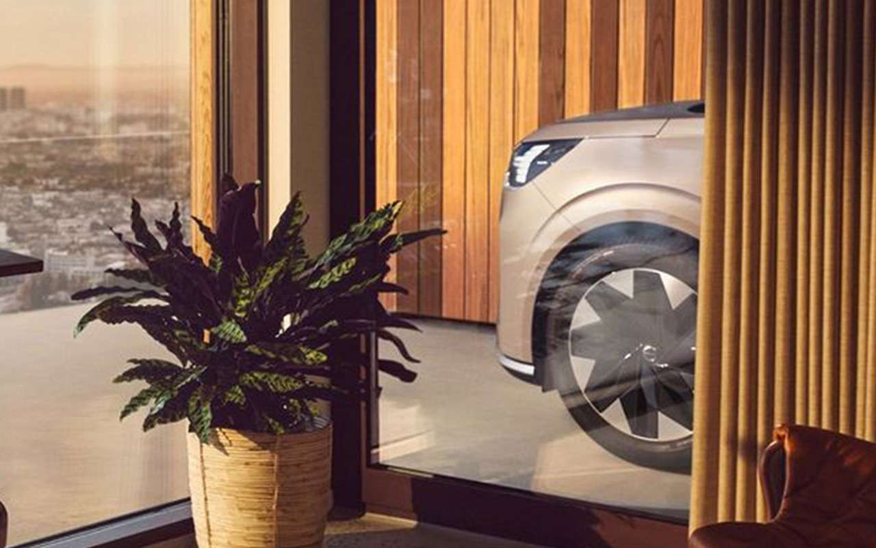 Тизер нового минивэна Volvo EM90