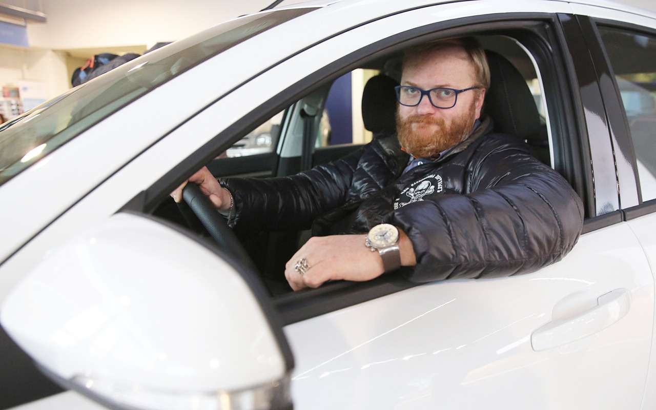 Депутат Виталий Милонов не платит транспортный налог