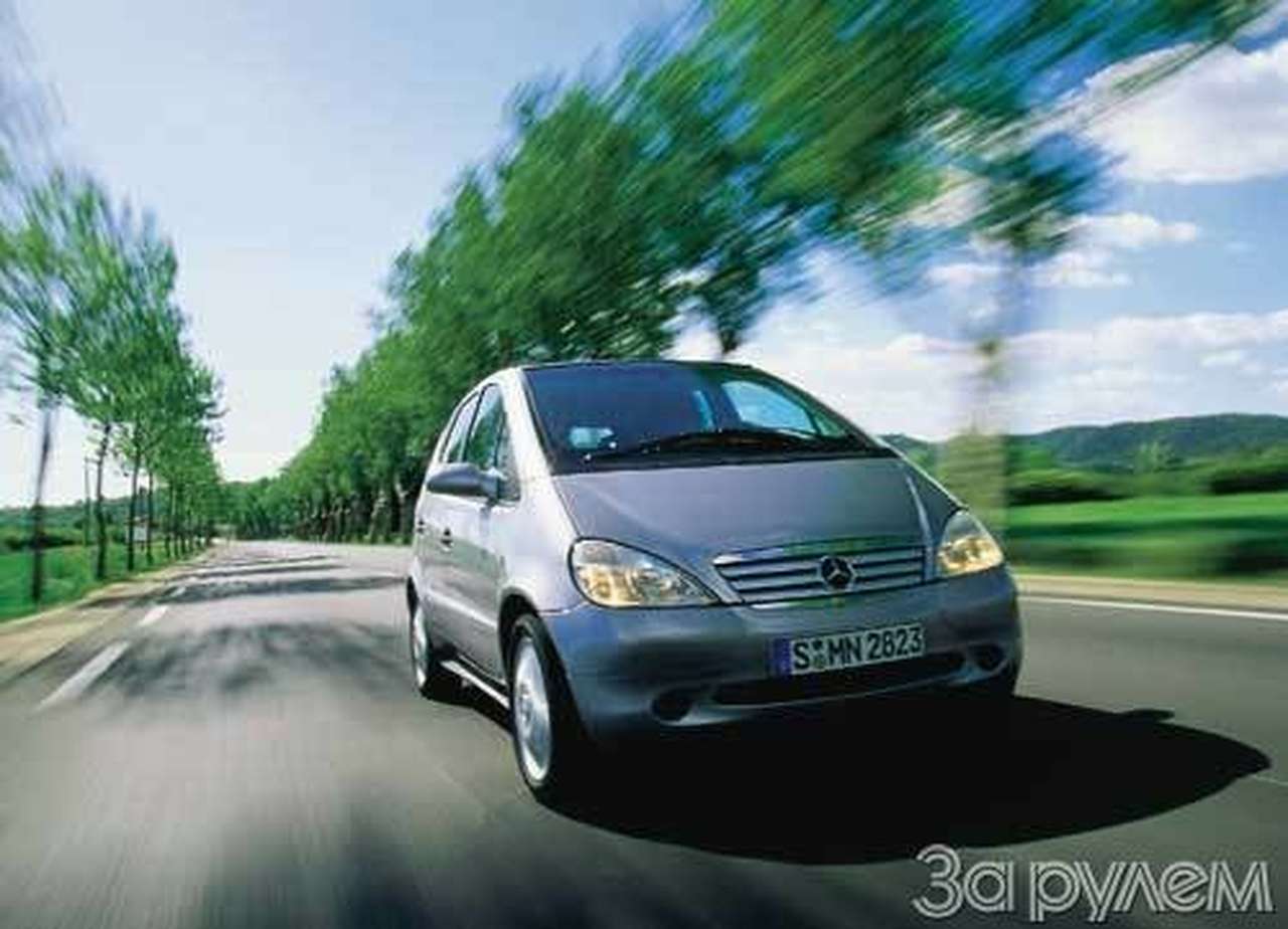 Mercedes-Benz A. "МЕРСЕДЕС" АТАКУЕТ С ФЛАНГА