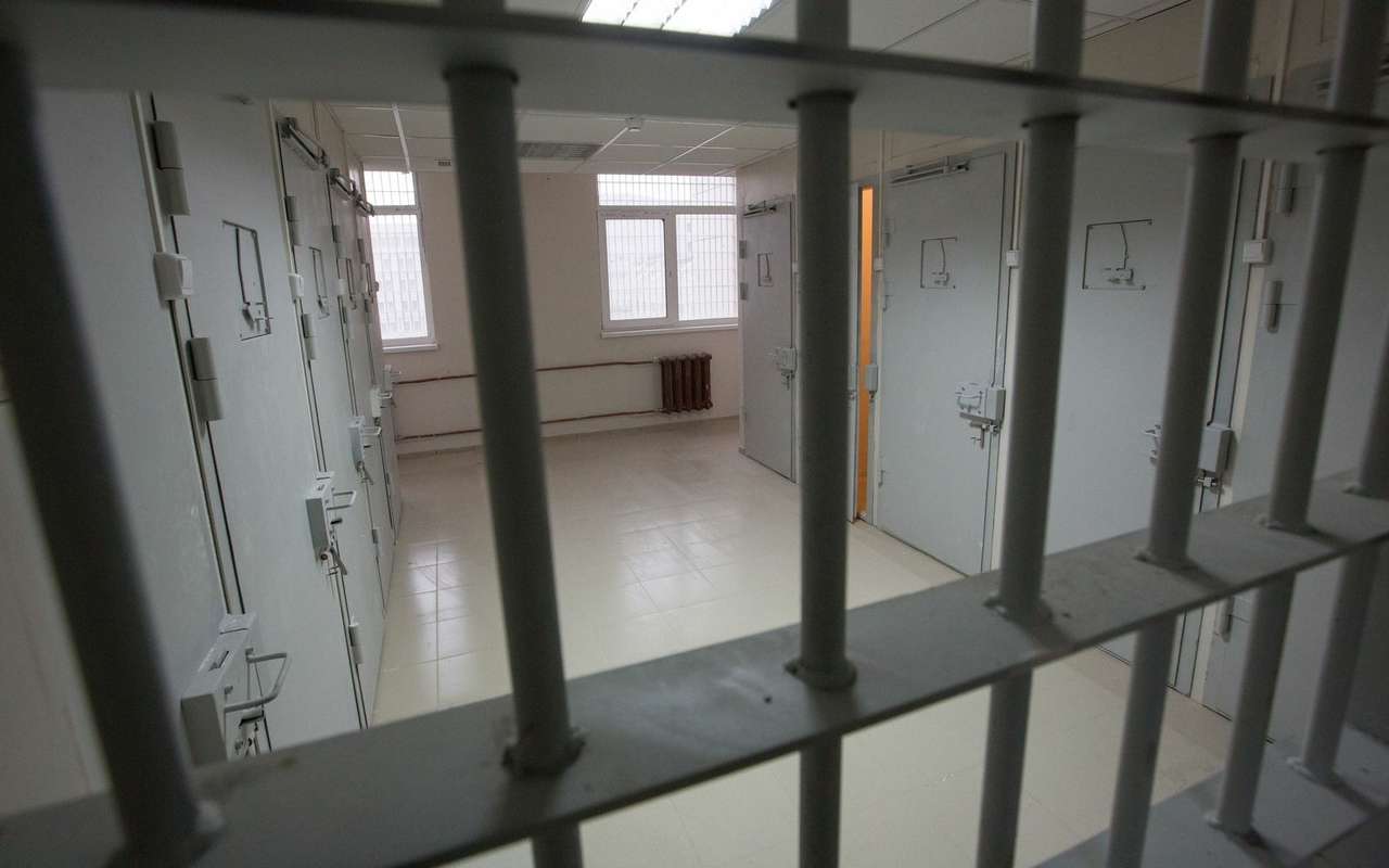 Начальник отдела ДПС оказался мошенником и отправился в тюрьму