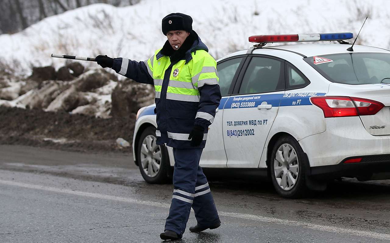 Никого не накажут: сотрудники ДПС укажут водителям на последствия езды на летней резине