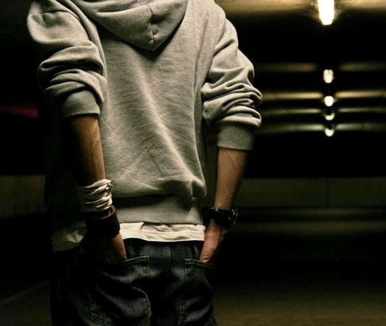 Автокинотеатр открыл вакансию «Заглядывателя в окна»