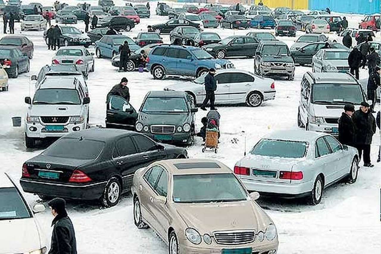 Приставы рекомендуют проверять подержанные авто на долги владельца