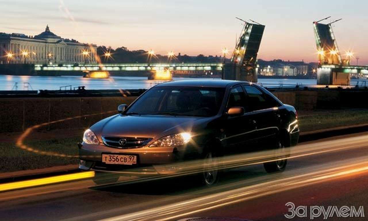Toyota Camry. Шла в шушары по шоссе...