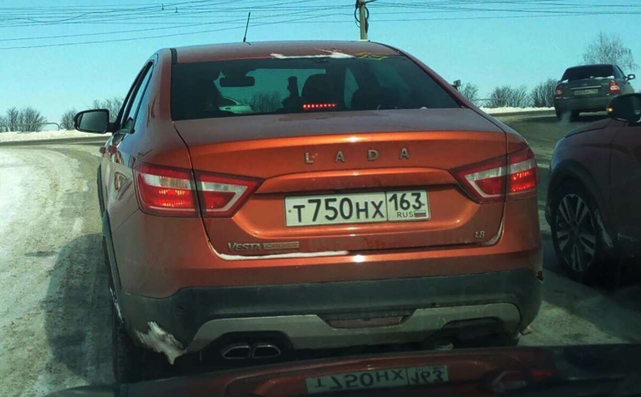 Седан Lada Vesta Cross: первые фото без камуфляжа